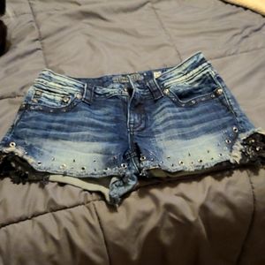 Miss Me cutoff grommet and lace Signature Short